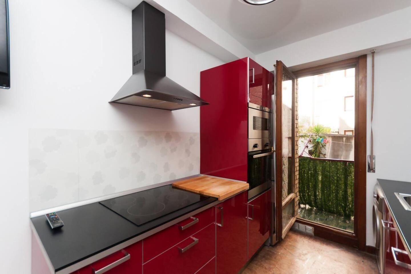 Apartamento Con Parking Privado Cerca De Zurriola Сан Себастиан Екстериор снимка