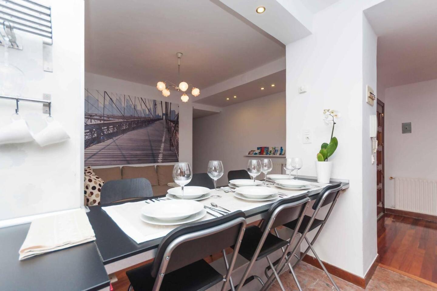Apartamento Con Parking Privado Cerca De Zurriola Сан Себастиан Екстериор снимка